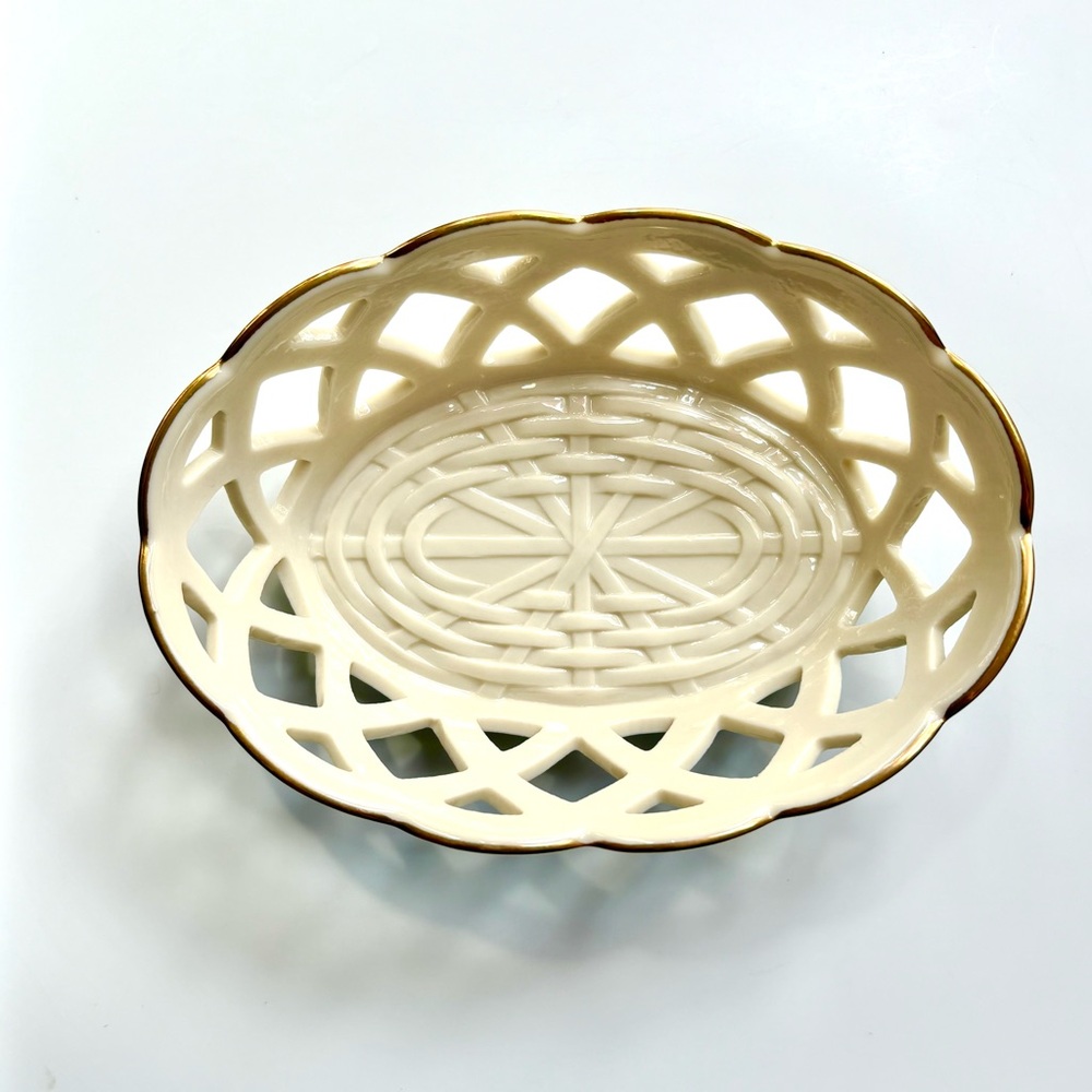 Lenox Small Ivory Pierced Basketweave Oval Dish with 24K Gold Trim